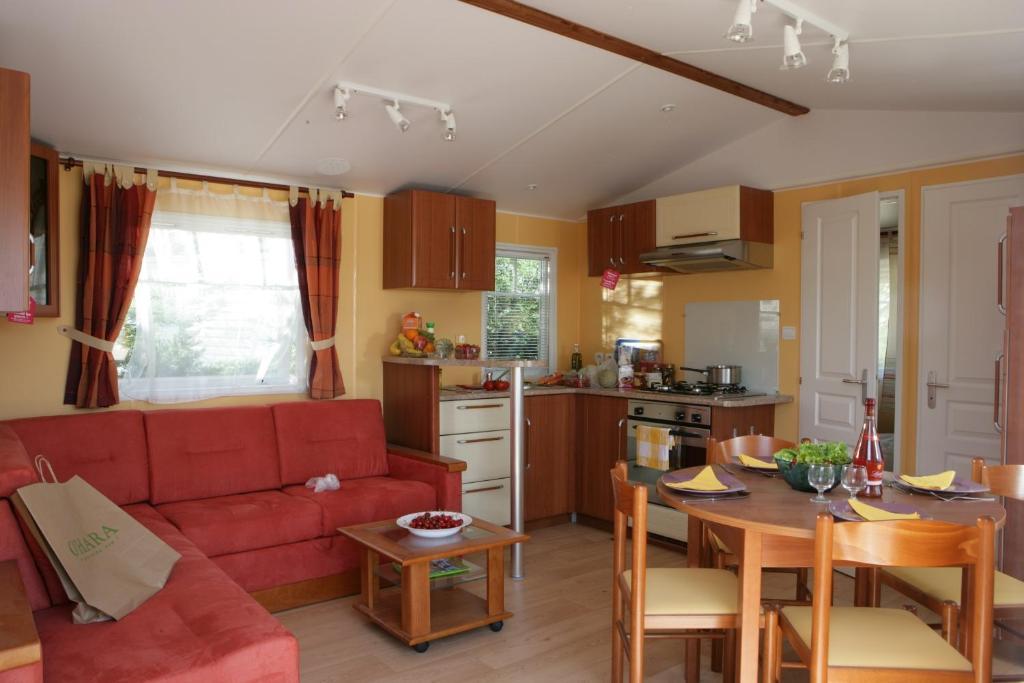 Camping Officiel Siblu La Carabasse Виас Номер фото